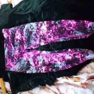 Ladies Clavin Kline work out pants.